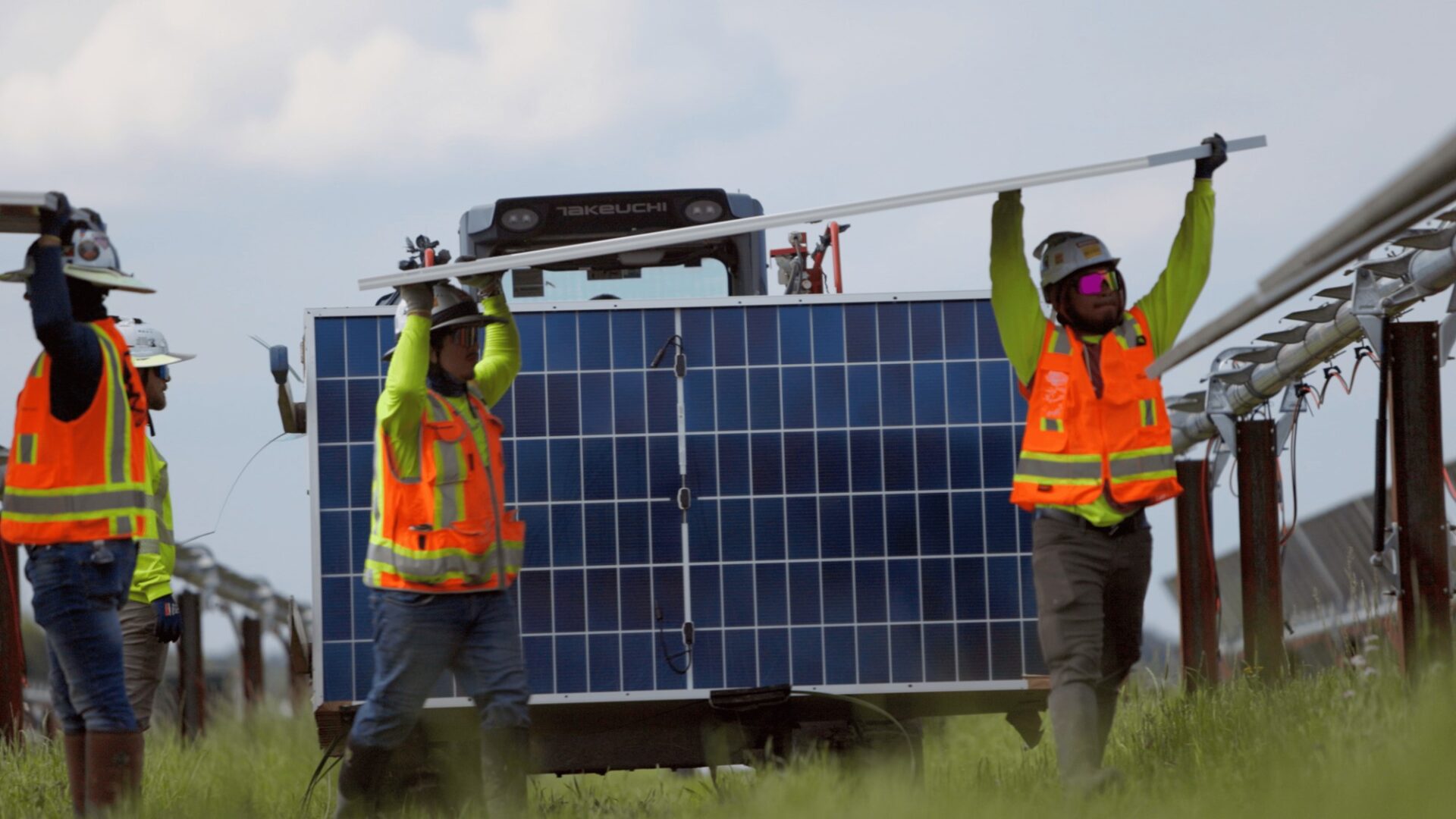 Built by crews from McCarthy Building Companies, the project supported roughly 300 local jobs and will deliver an
estimated $20 million in long-term economic benefits to the community.